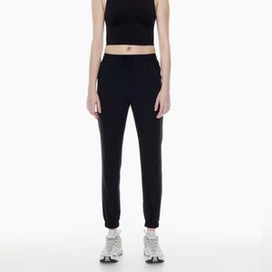Aritzia - TnaMOVE™ Speed Jogger